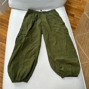 Parachute cargo pants urban outfitters size L adjustable